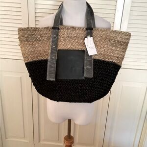 NWT Black and Tan straw beach/ pool tote